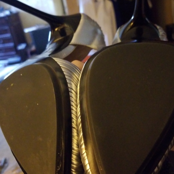 Gorgeous Silver Lamb by Gwyn Stefani - Picture 3 of 4